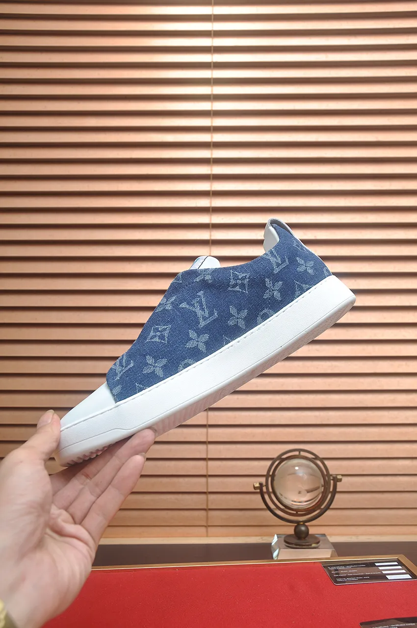 Men's men's shoes💰460💶[LOUIS VUITTON] Same style as LV. Louis Vuitton official website [satisfied] original single hot model, LV original factory cowhide material 👑1:1 original plate, sheepskin lining, original foam outsole. Body accessories one-to-one mold opening 💪 Counter quality 🙏 Dear friends, if you are still worried about wearing matching shoes 💋, then these shoes are your best choice 🎁🎁! 38-44
